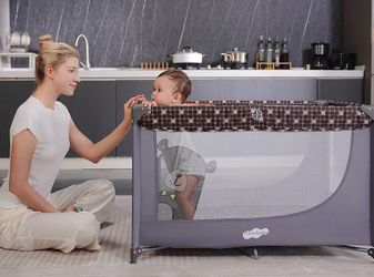 Travel playpen