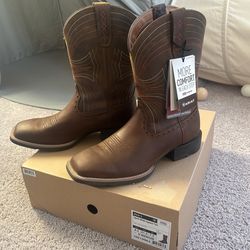 ARIAT BOOTS SIZE 8.5D MENS