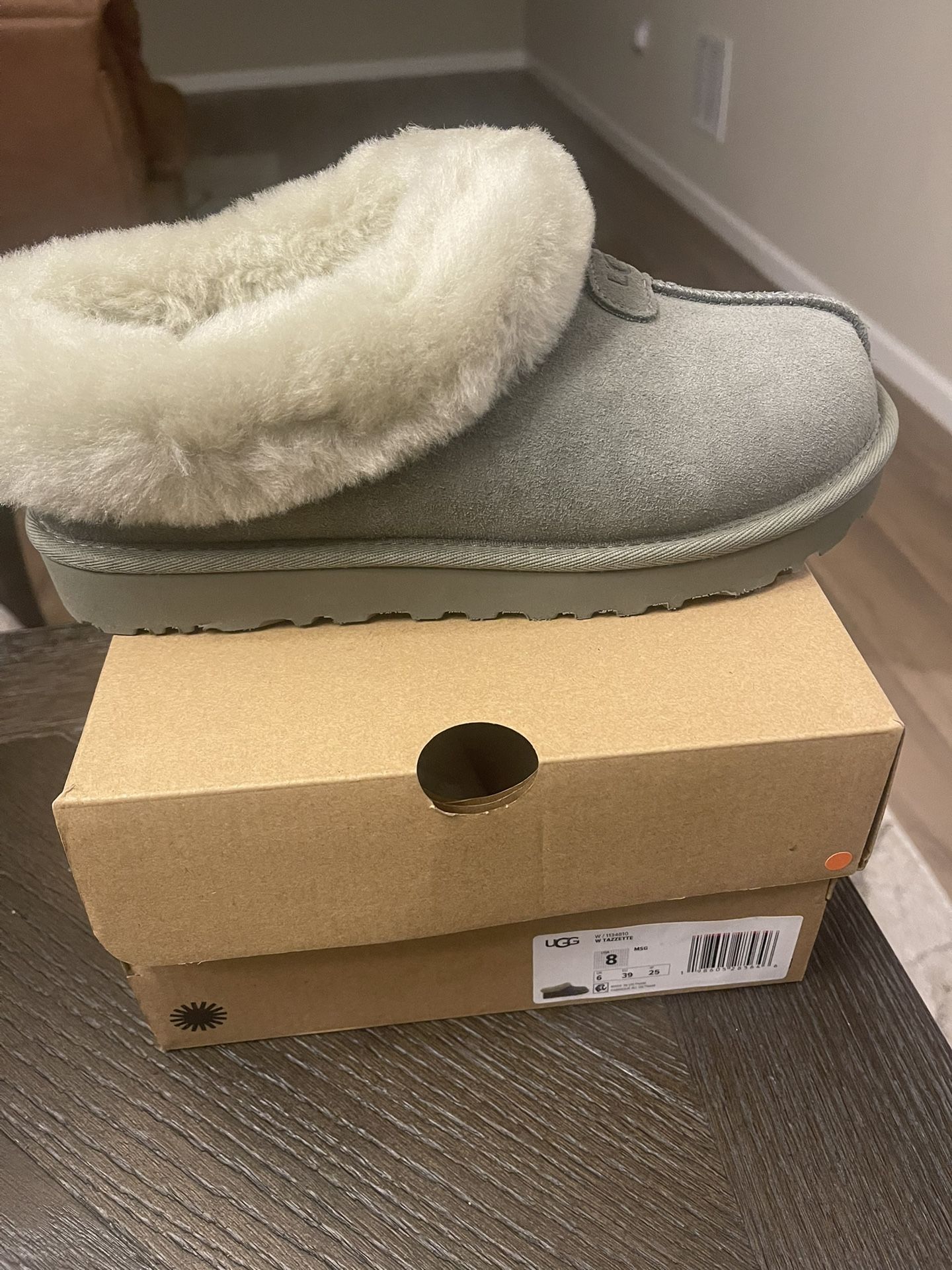UGG Tazzette Slipper Size 8, Moss Green .