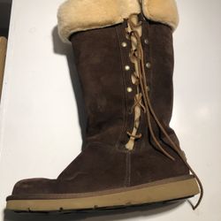 UGG Boots   Size 9  Very Clean 