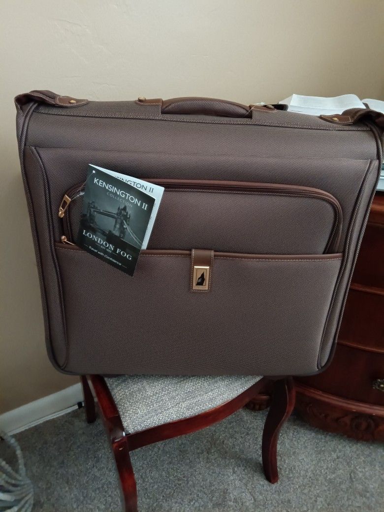 Kensington II London Fog Garmet Bag