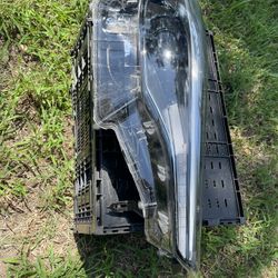 2023 Toyota Corolla Cross OEM Original Rt Passenger Side Headlight LED