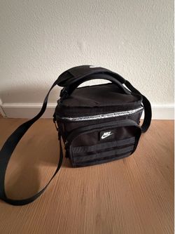 Nike - Futura Sportswear Lunch Bag
