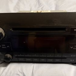 Toyota Tundra stock Stereo/cd player