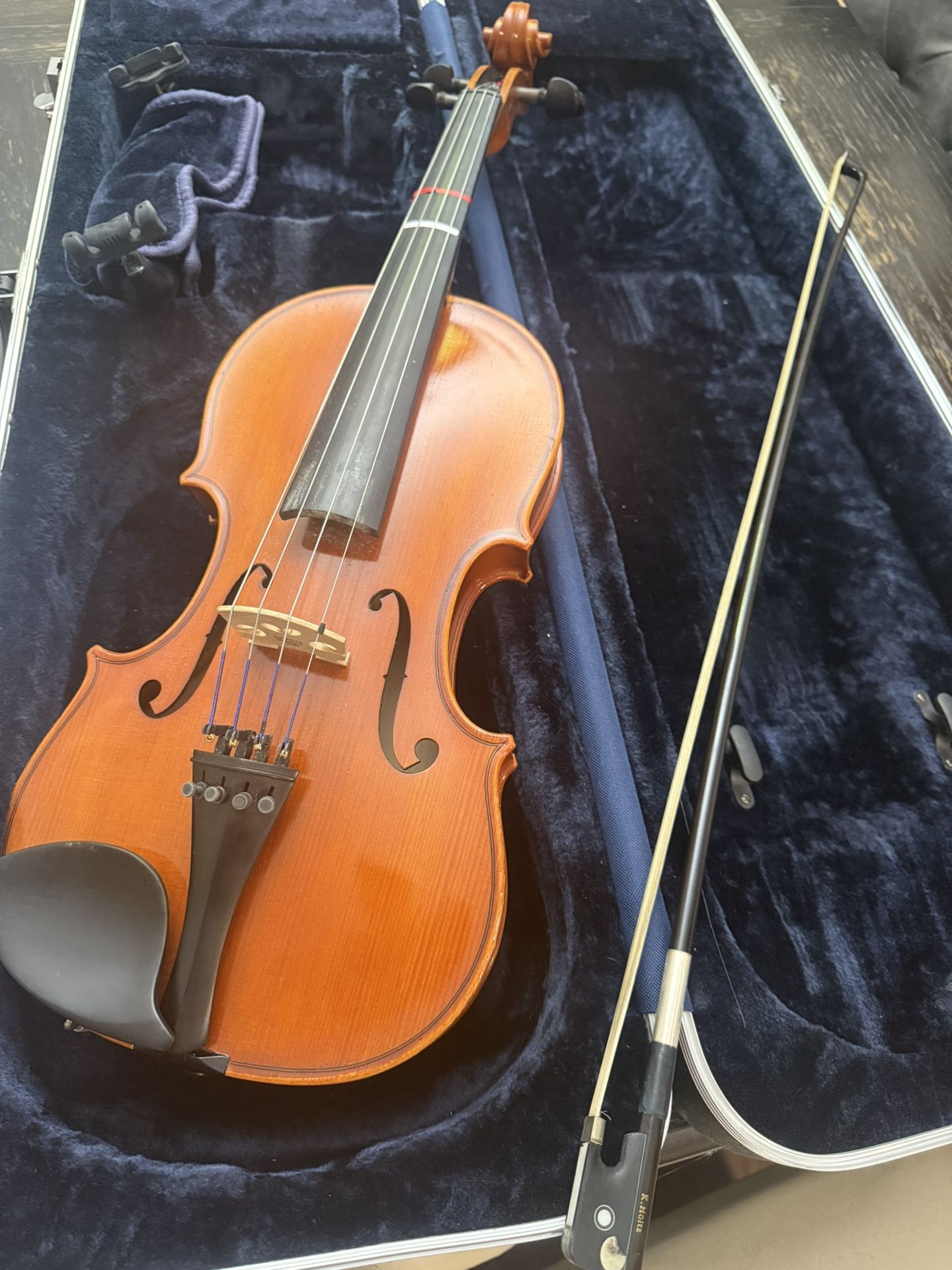 Viola 4/4 Full-size With A Hard Case And A Bow