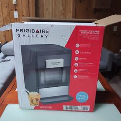 33 Lb Countertop Nugget Ice Maker with Touch Controls with Stainless Steel Trim and a Matt Finish