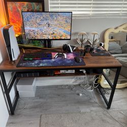 Wood Desk With Shelfs 