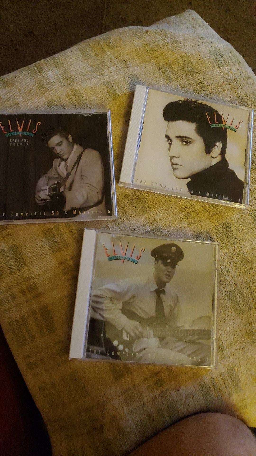 3 Elvis CDs ....$3