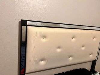 Queen bedroom set