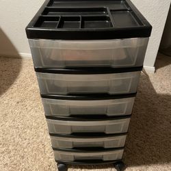 Clean Plastic Drawer On Wheels/  Drinkware
