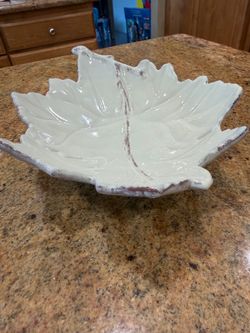 Ceramic Leaf-Shaped Decorative Dish