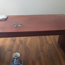 Desk/table