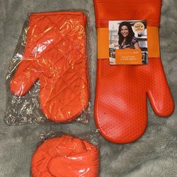 Oven Mitten Set
