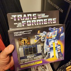 Transformers Soundwave G1 Reissue NEW!