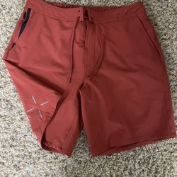 Ten Thousand Men’s Large Workout Shorts