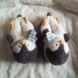 Almost New Kids Penguin Slippers Size Small
