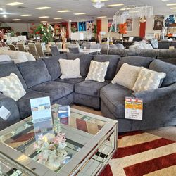 41303.... 3 Pc. Sectional 