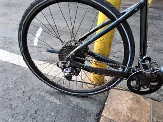 Momentum Voya E bike pedal assist