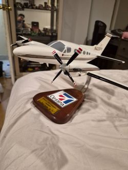 Handmade Vintage Cessna 425 Conquest I Model Airplane