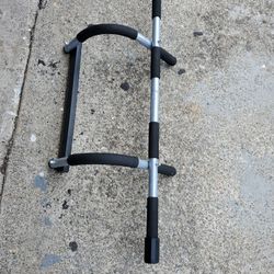 Pull Up Bar 