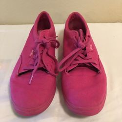 Women’s VANS Size 10 tennis shoes hot pink, n very good condition. 