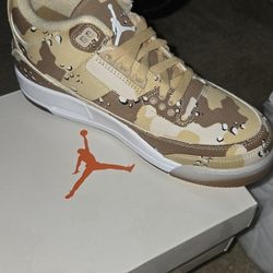 Womens JORDAN 3 CAMO 🔥 🔥  SIZE 8