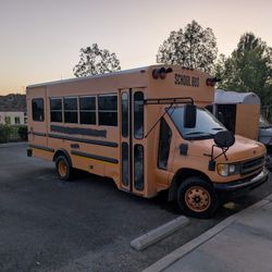 2001 Ford Short School Bus - 7.3 Powerstroke - Ready for Conversion!