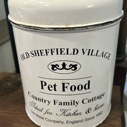 Pet food can