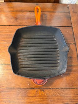 Le Creuset Signature Cast Iron 10.25 Inch Square Skillet Grill 26