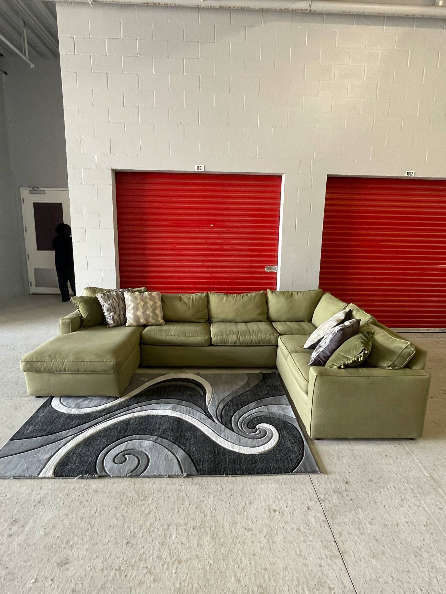 Large Sectional Couch CAN DELIVER🚚
