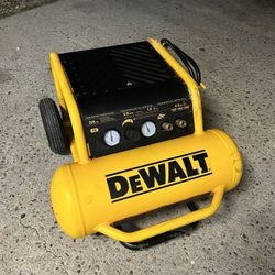  DEWALT 4.5 Gal. Portable Electric Air Compressor