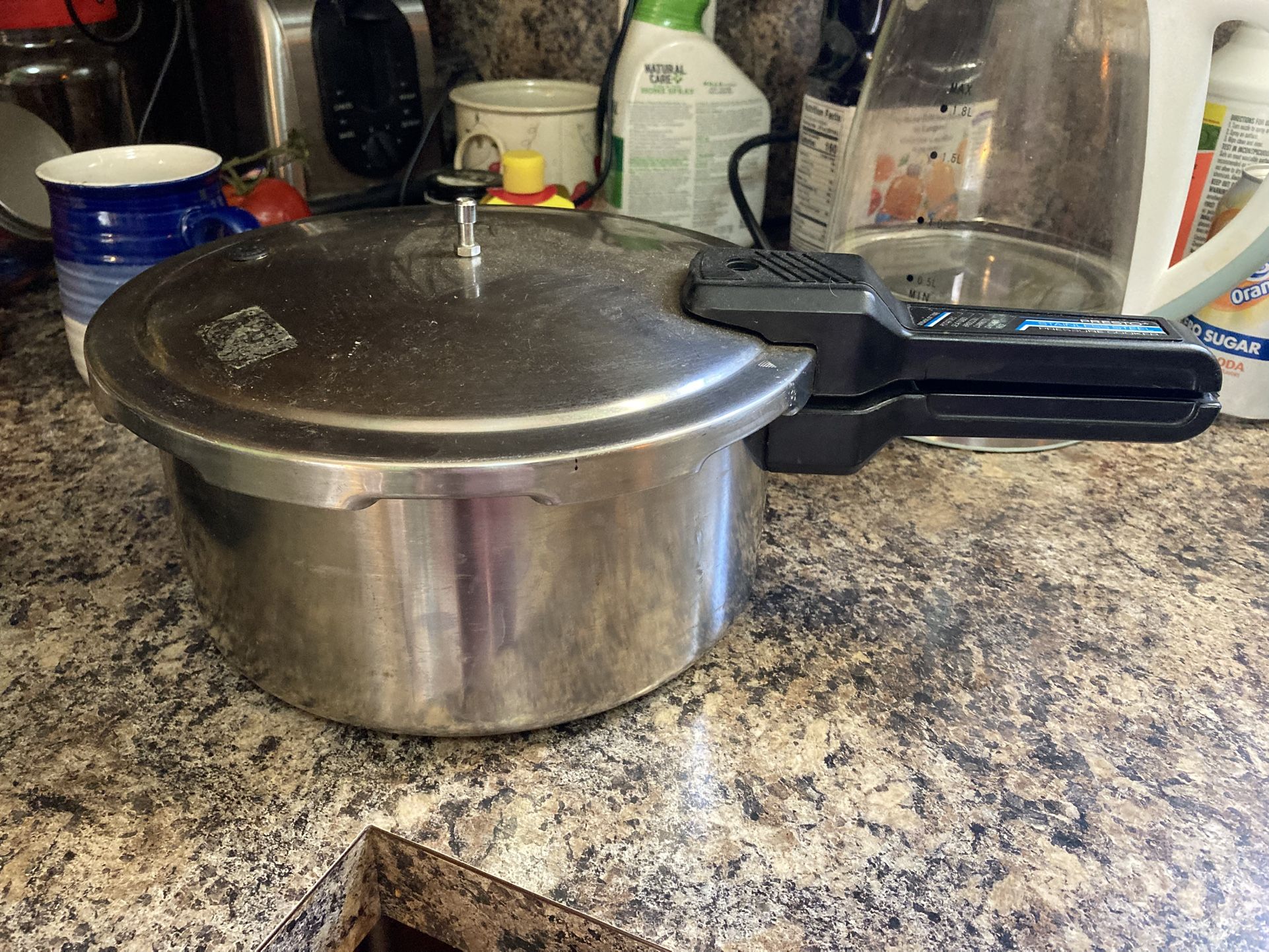 Brand new small pressure cooker