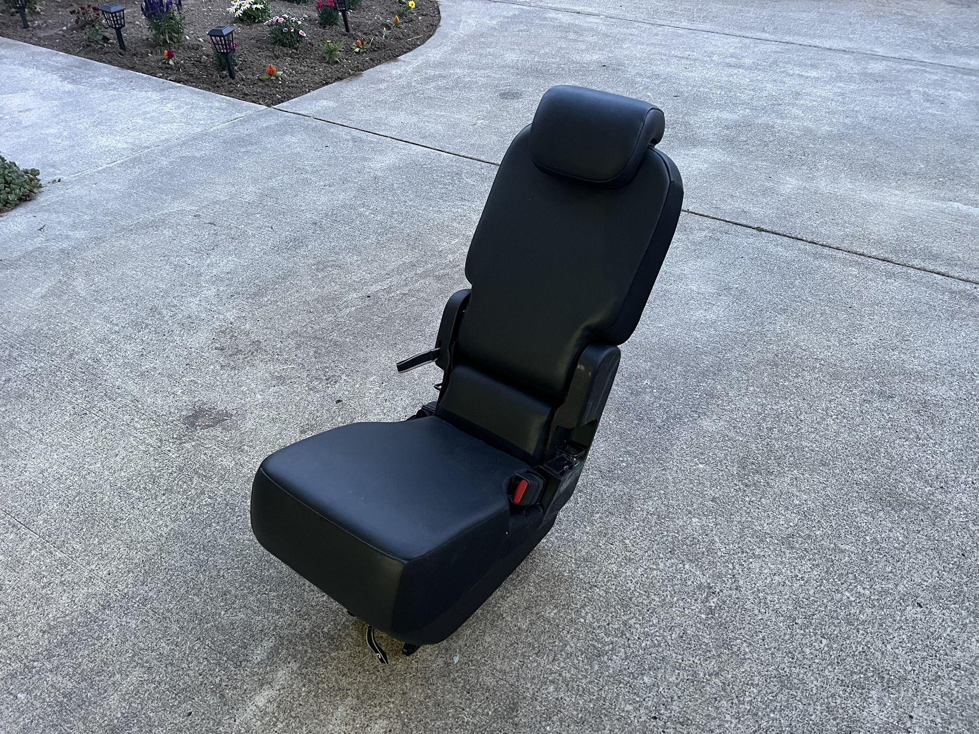 Chrysler Pacifica Jump Seat