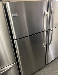 Deal: Frigidaire Stainless Top Mount Refrigerator – Adjustable Shelves