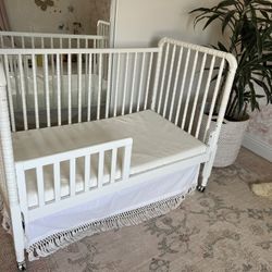 Free!!!! Great crib with toddler conversion