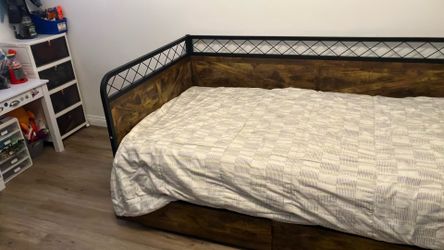Corner day bed with bottom storage