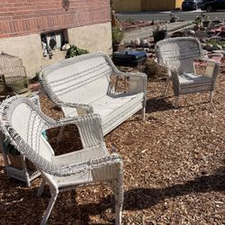 Patio set barbecue pit included