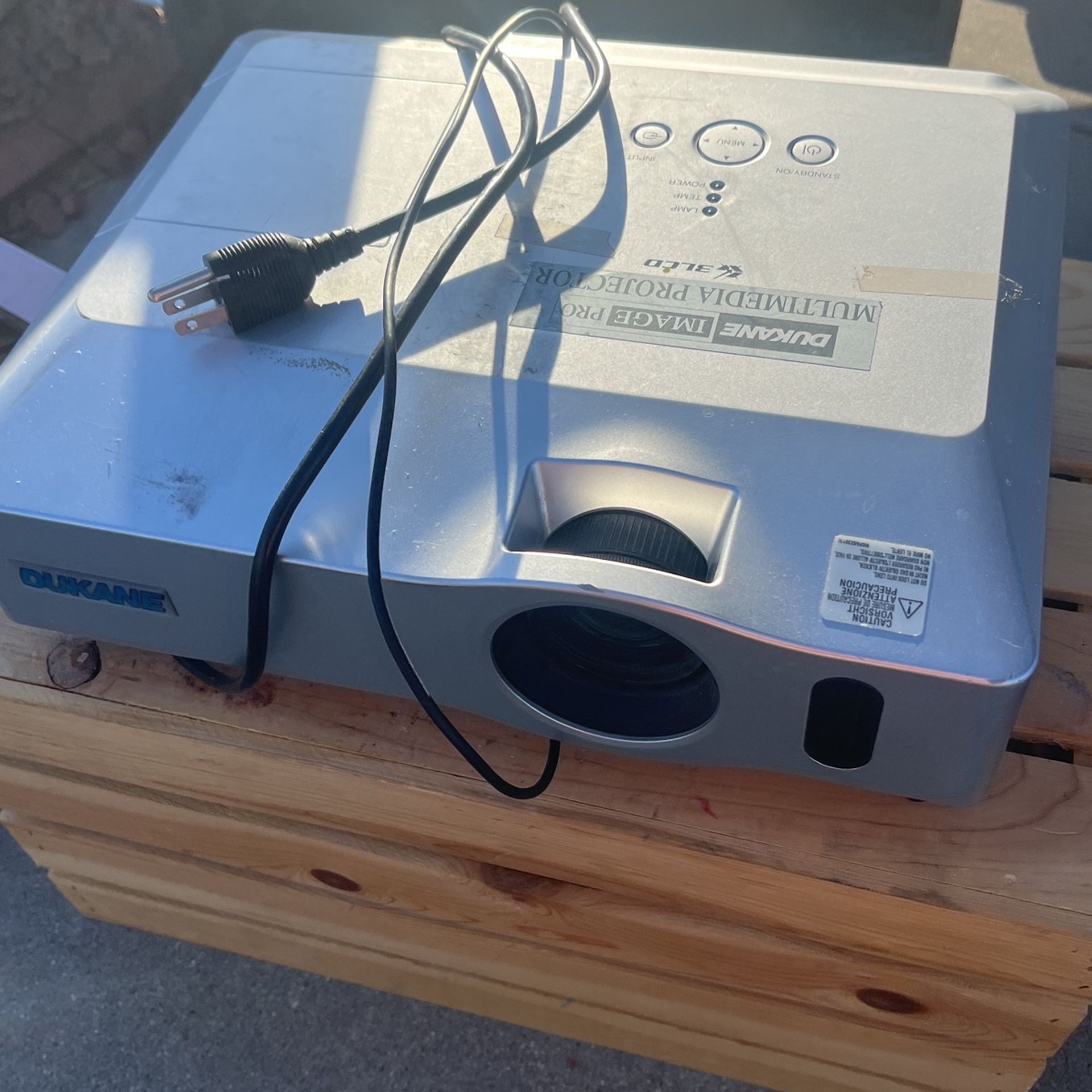 Multimedia Projector