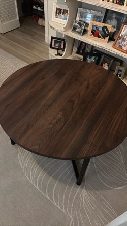 Round coffee table