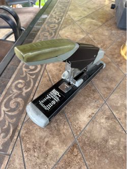 Swingline Heavy Duty Stapler.