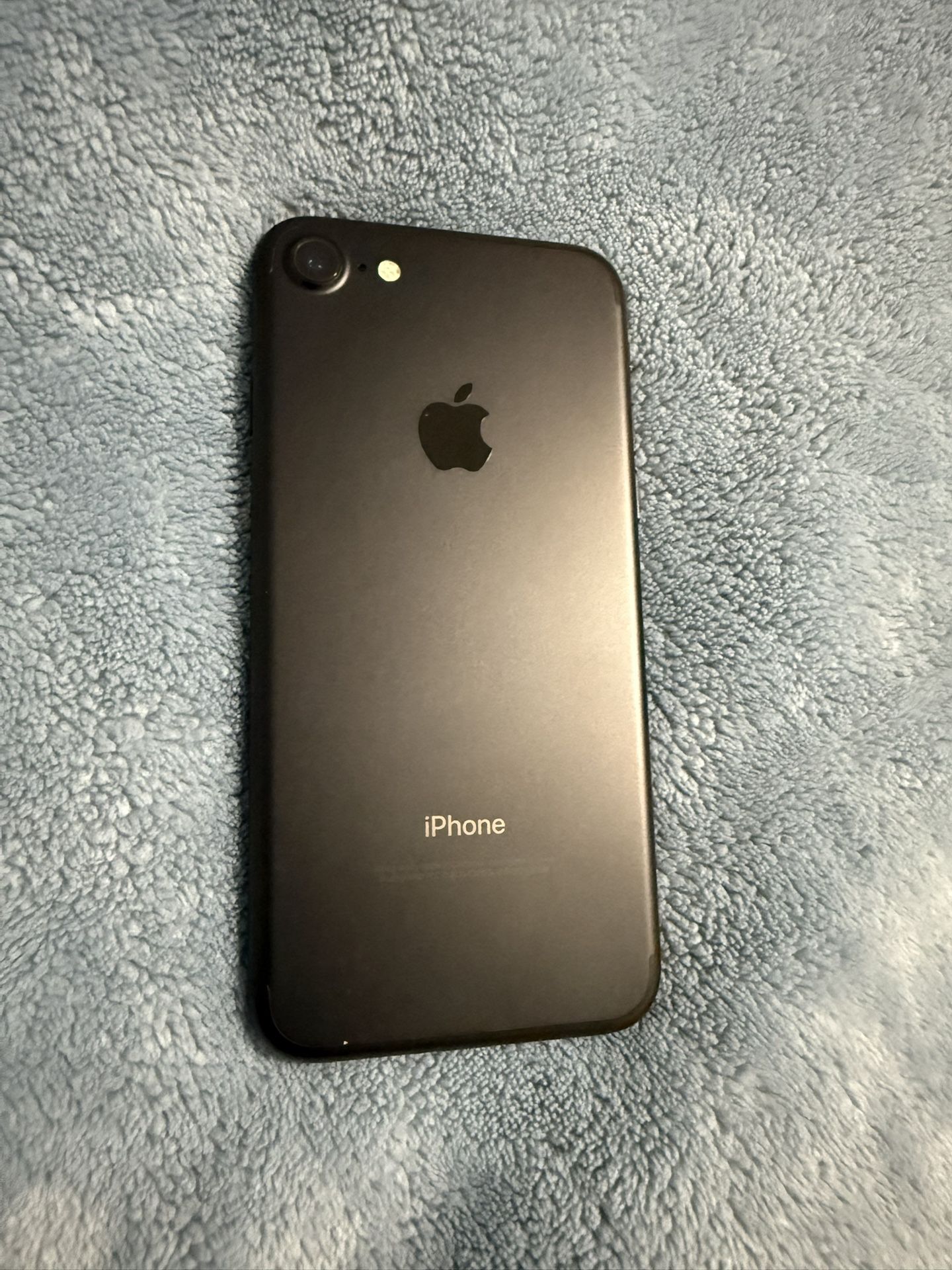 Original Apple iPhone 7 FACTORY UNLOCK 32GB Like New Nothing Wrong 91% Battery Life