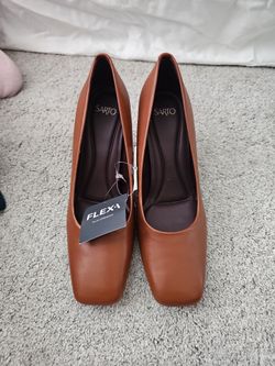 Sarto Flex-1 Brown Leather Square-Toe Pumps