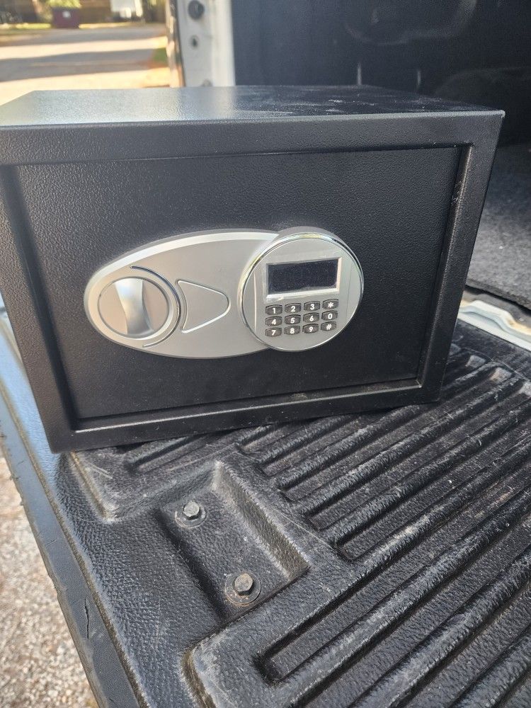 Amazon Basic Safe