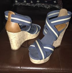 Merona wedge striped excellent condition. Heel 4’ inch size 7