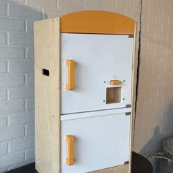 Hape Kids Wooden Toy Kitchen Fridge 
