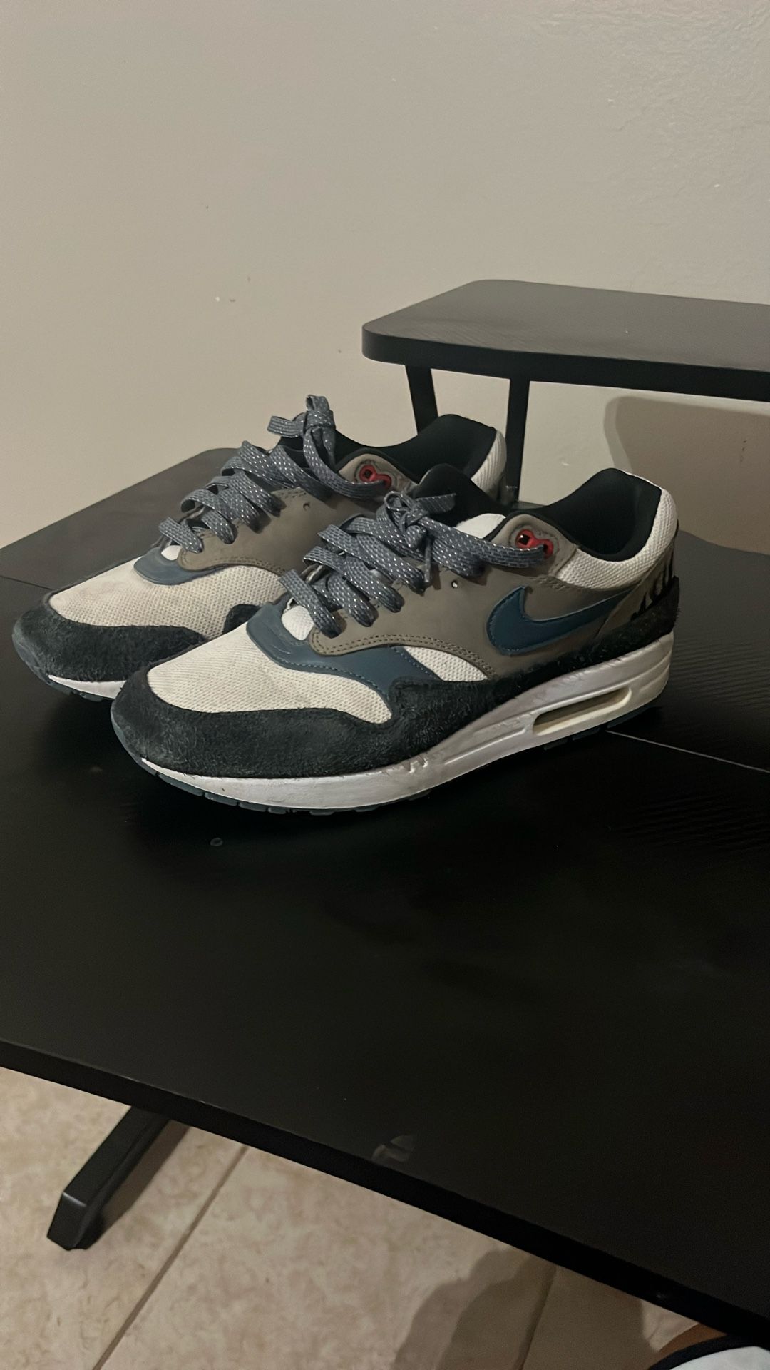 Nike Max 1 Escape