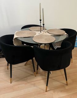 Modern Glass Dining Table + 4 Black Velvet Chairs