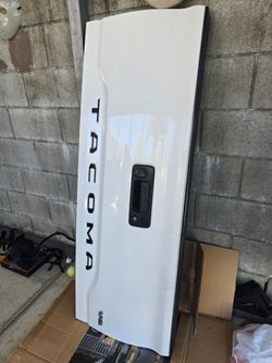 Toyota tacoma part