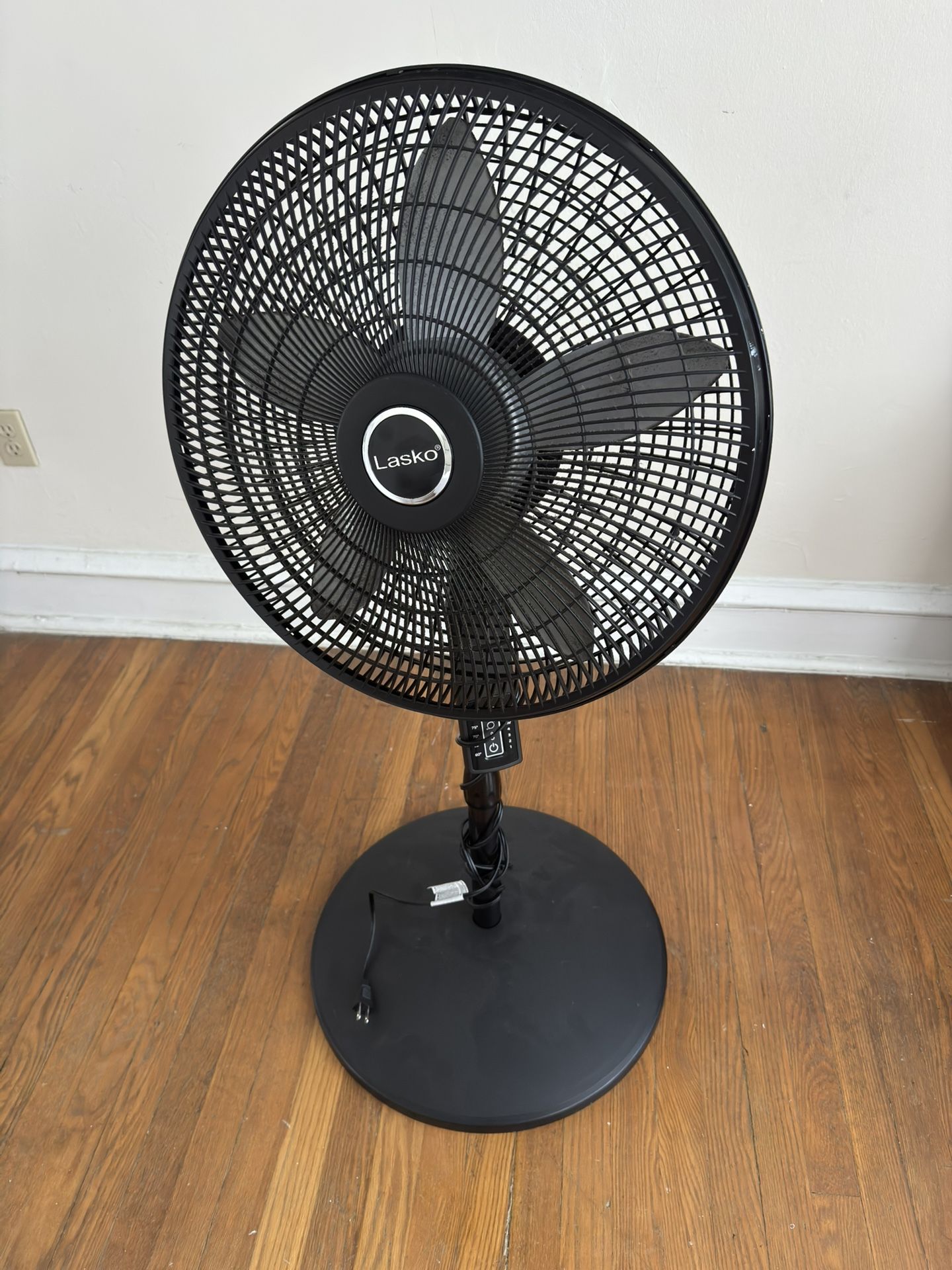 Oscillating Fan With Remote
