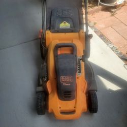 Black and Decker Plug in lawn mower 13 Inch